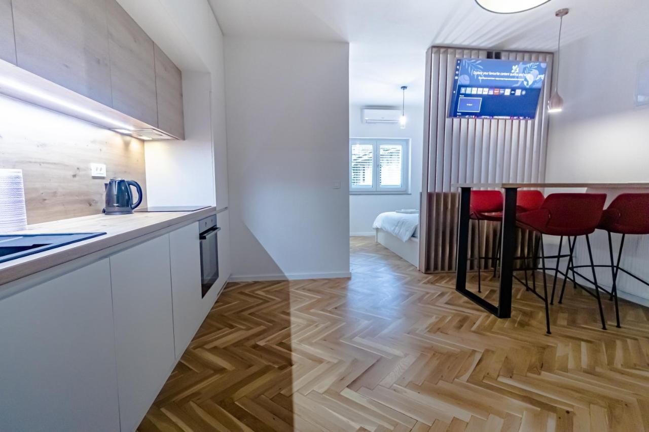Tkalcha Studio Deluxe Apartment ซาเกร็บ ภายนอก รูปภาพ