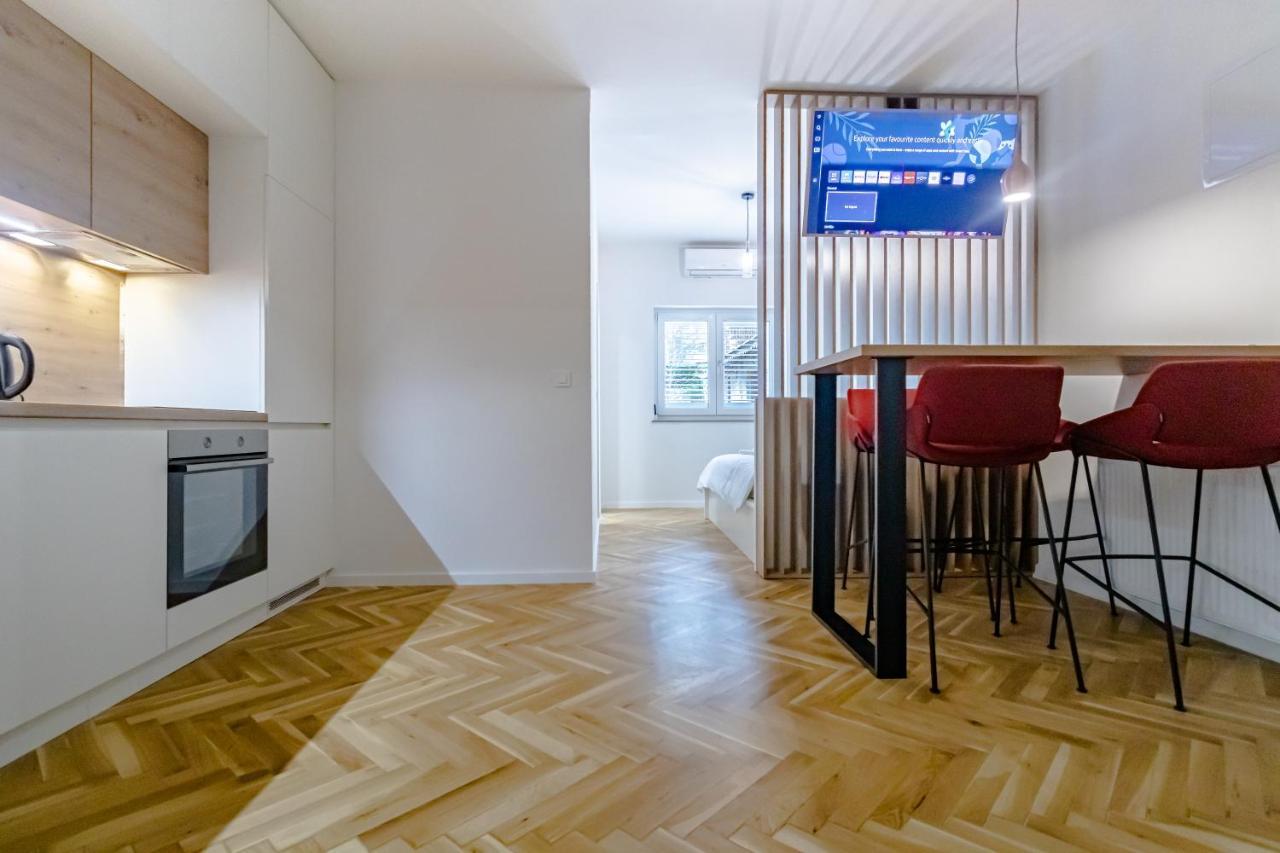 Tkalcha Studio Deluxe Apartment ซาเกร็บ ภายนอก รูปภาพ